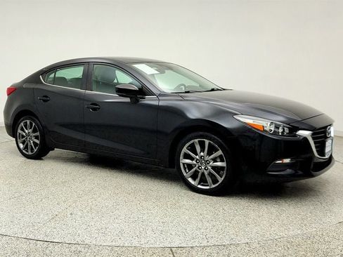 Used 2018 MAZDA MAZDA3 Touring FWD image 3