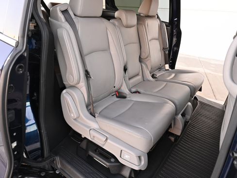 Used 2018 Honda Odyssey Elite image 16