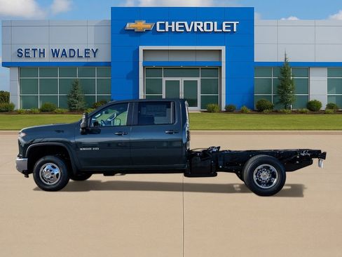 New 2026 Chevrolet Silverado 3500 LT w/ Convenience Package AWD/4WD image 4