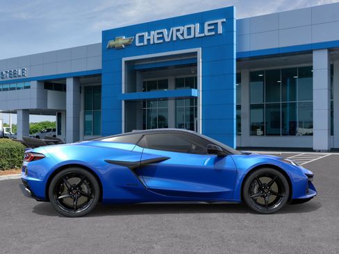 New 2026 Chevrolet Corvette E-Ray w/ Stealth Interior Trim Package AWD/4WD image 5
