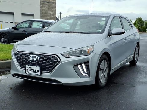Used 2021 Hyundai Ioniq SE FWD image 2