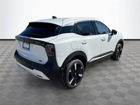 New 2026 Nissan Kicks SR image 7