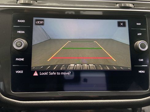 Used 2022 Volkswagen Tiguan SEL R-Line image 18