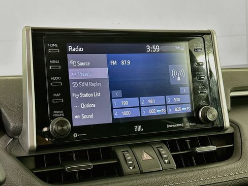 Used 2020 Toyota RAV4 XLE Premium AWD/4WD image 21