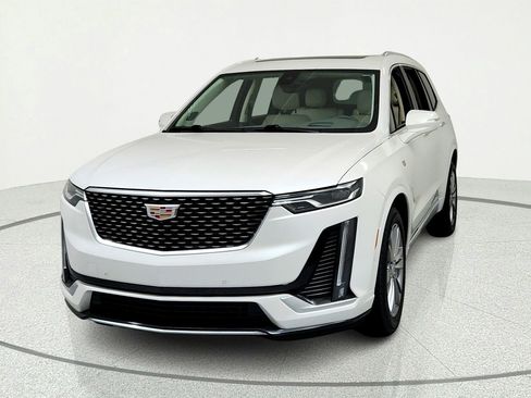 Used 2024 Cadillac XT6 Premium Luxury w/ Technology Package AWD/4WD image 8