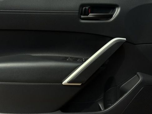 Used 2024 Toyota Corolla Cross LE FWD image 12