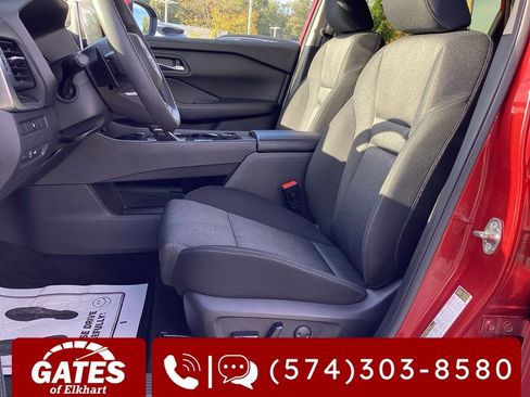 Used 2024 Nissan Rogue SV image 15