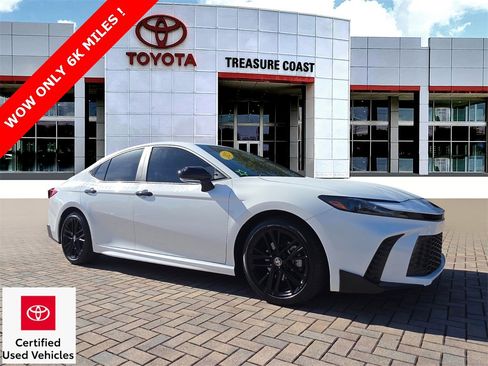 Certified 2025 Toyota Camry SE image 1