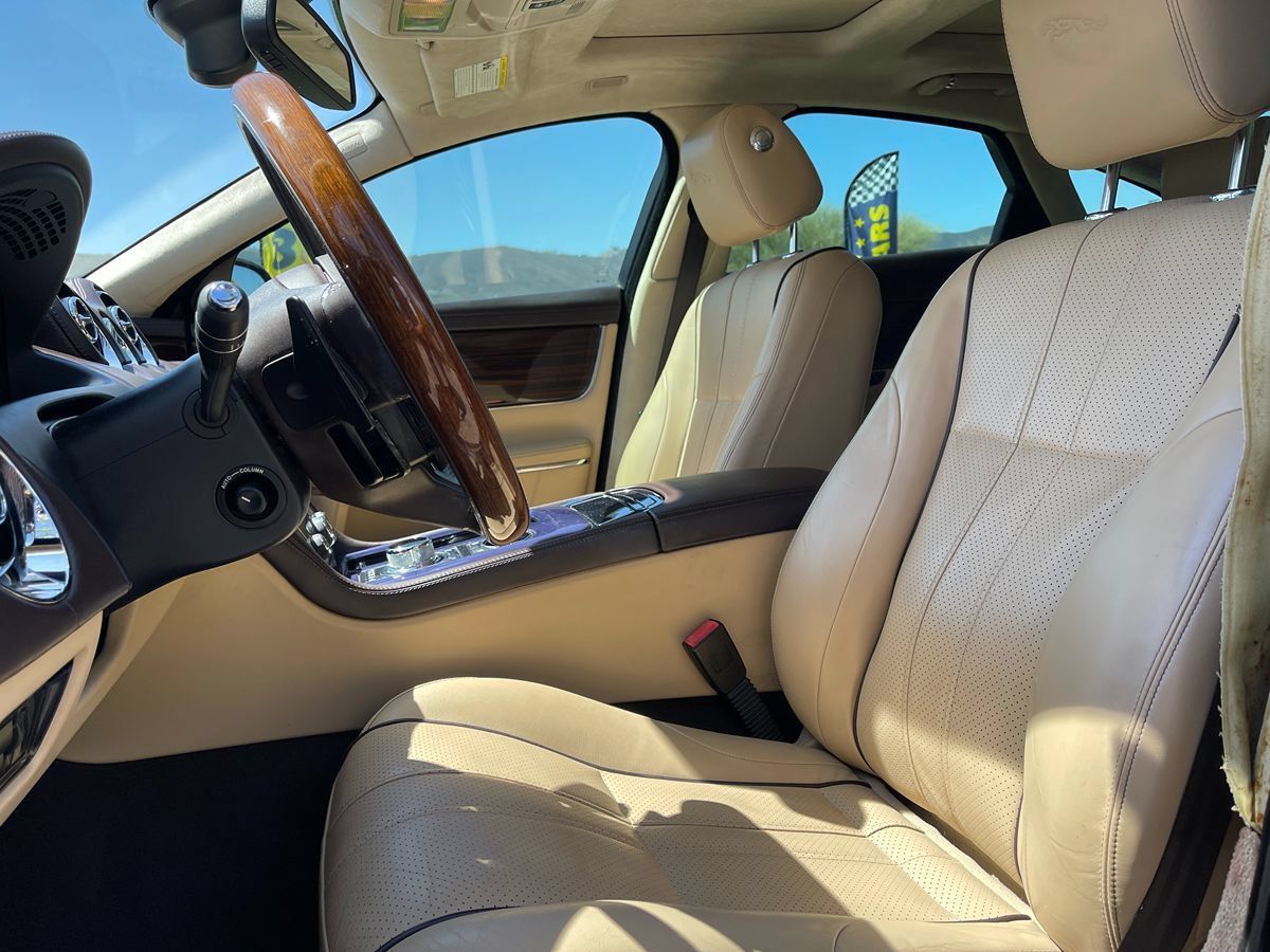 Used 2012 Jaguar XJ RWD image 15