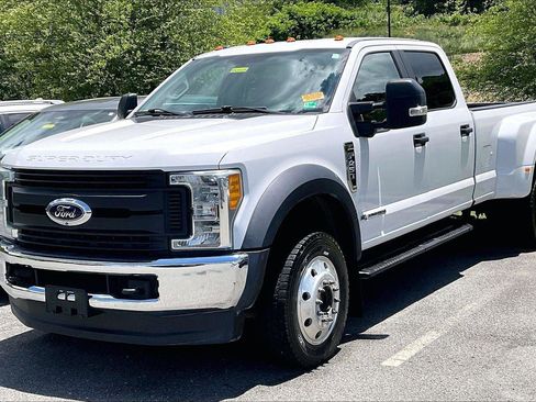 Used 2017 Ford F450 XL w/ Power Equipment Group AWD/4WD image 2