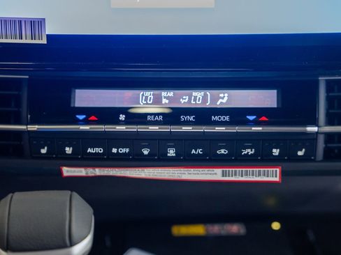 New 2026 Toyota Sienna Platinum image 24