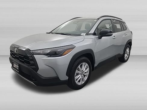 Used 2026 Toyota Corolla Cross LE FWD image 9