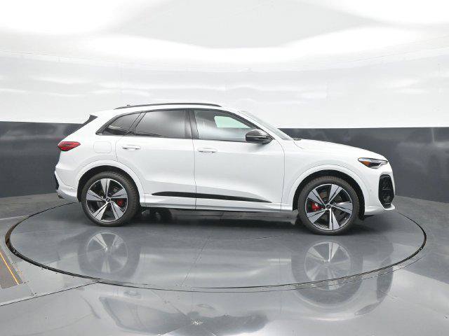 New 2026 Audi SQ5 Premium Plus AWD/4WD image 8
