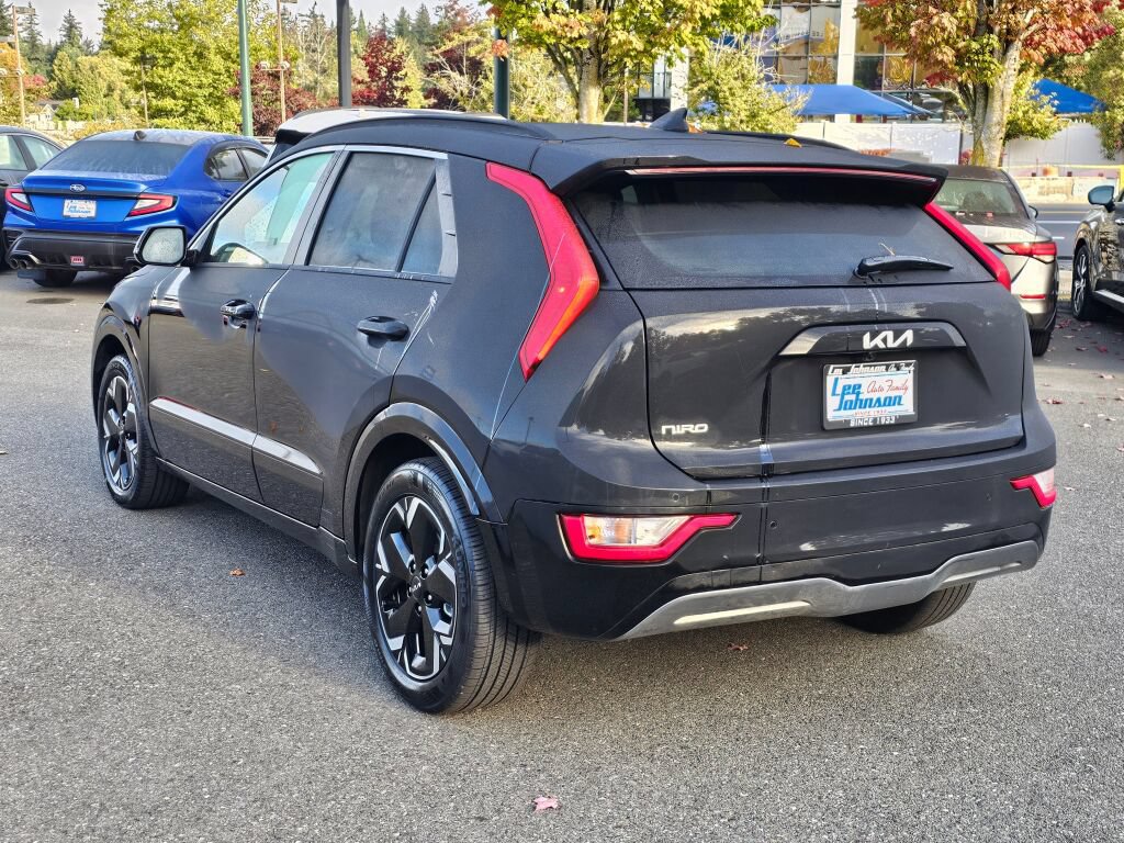 Certified 2023 Kia Niro Wind w/ Wind Preserve Package FWD image 7