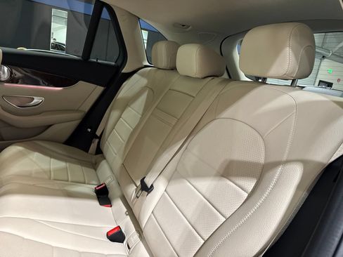 Used 2017 Mercedes-Benz GLC 300 4MATIC image 22