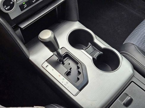Used 2012 Toyota Camry SE image 19