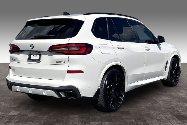 Used 2023 BMW X5 xDrive40i w/ M Sport Package AWD/4WD image 2