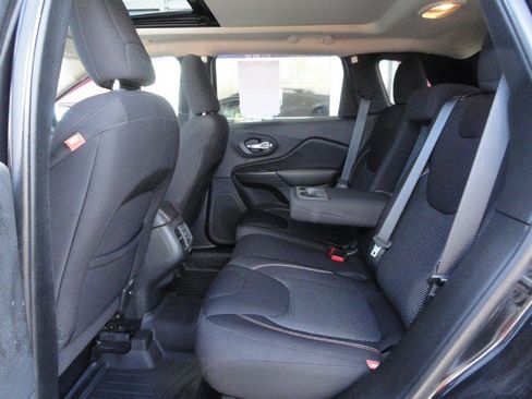 Used 2016 Jeep Cherokee 75th Anniversary image 13