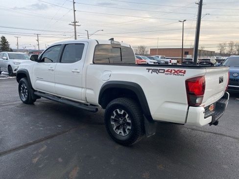 Used 2019 Toyota Tacoma TRD Sport image 6