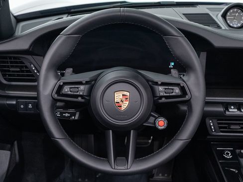 Used 2025 Porsche 911 Carrera RWD image 32