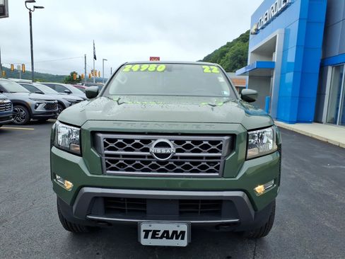 Used 2022 Nissan Frontier SV AWD/4WD image 2