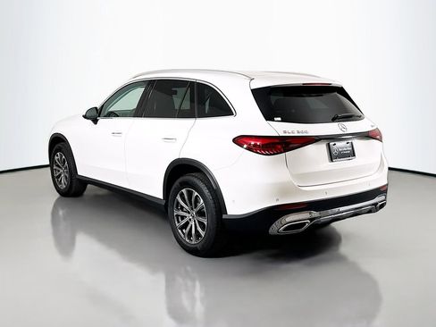 Used 2024 Mercedes-Benz GLC 300 4MATIC image 5