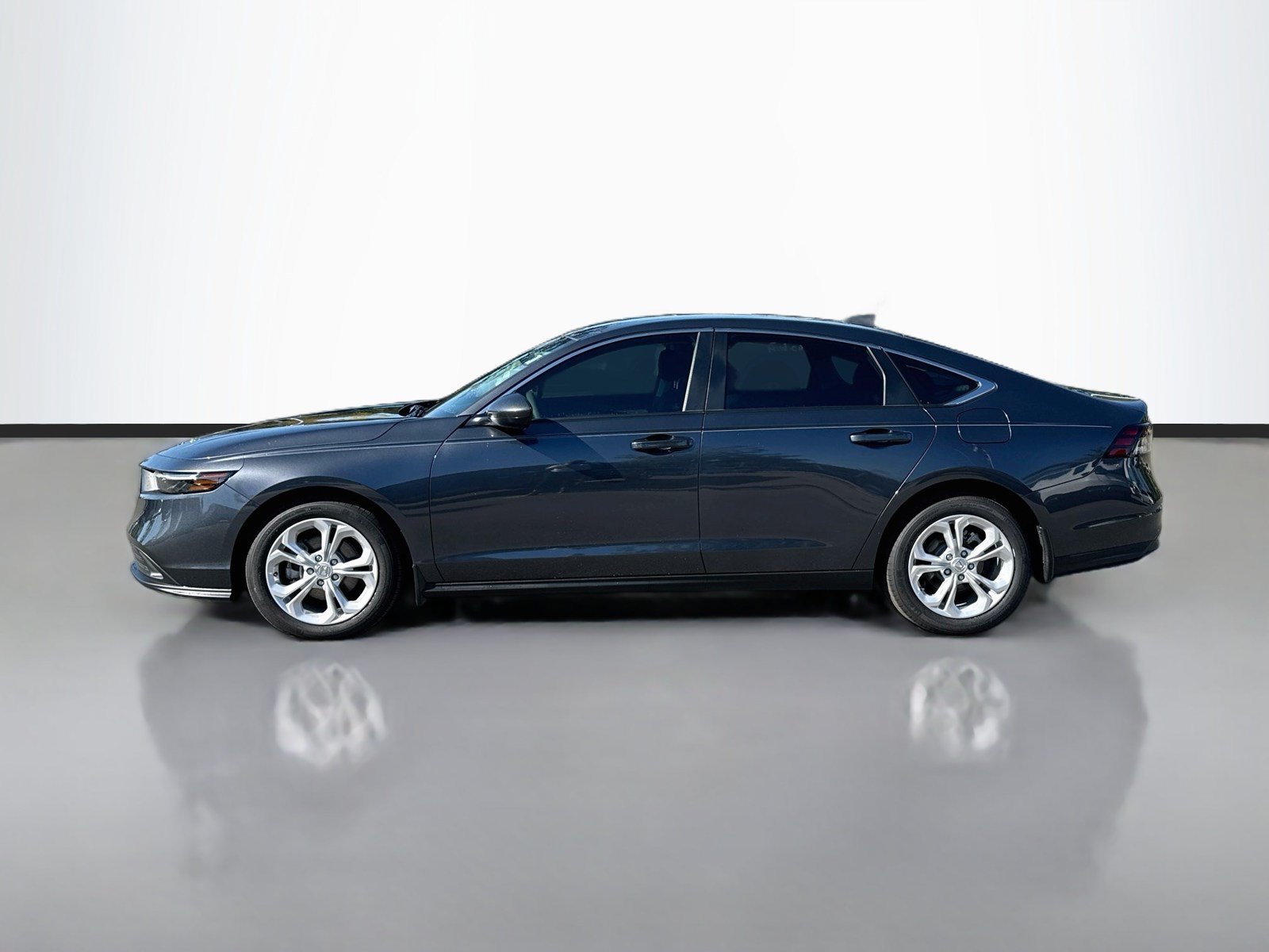 Used 2025 Honda Accord LX image 4
