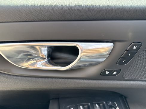 Used 2022 Volvo S60 T8 R-Design Expression w/ Premium Package image 17