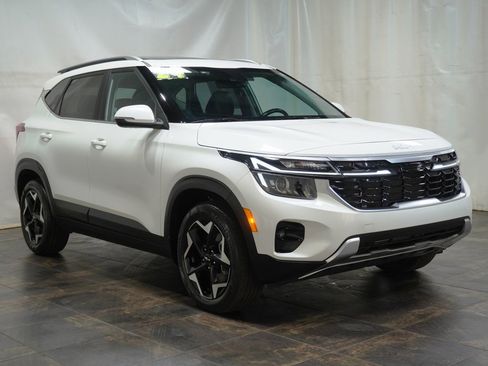 Used 2024 Kia Seltos EX image 1