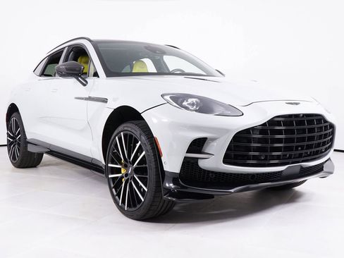Used 2023 Aston Martin DBX 707 AWD/4WD image 17