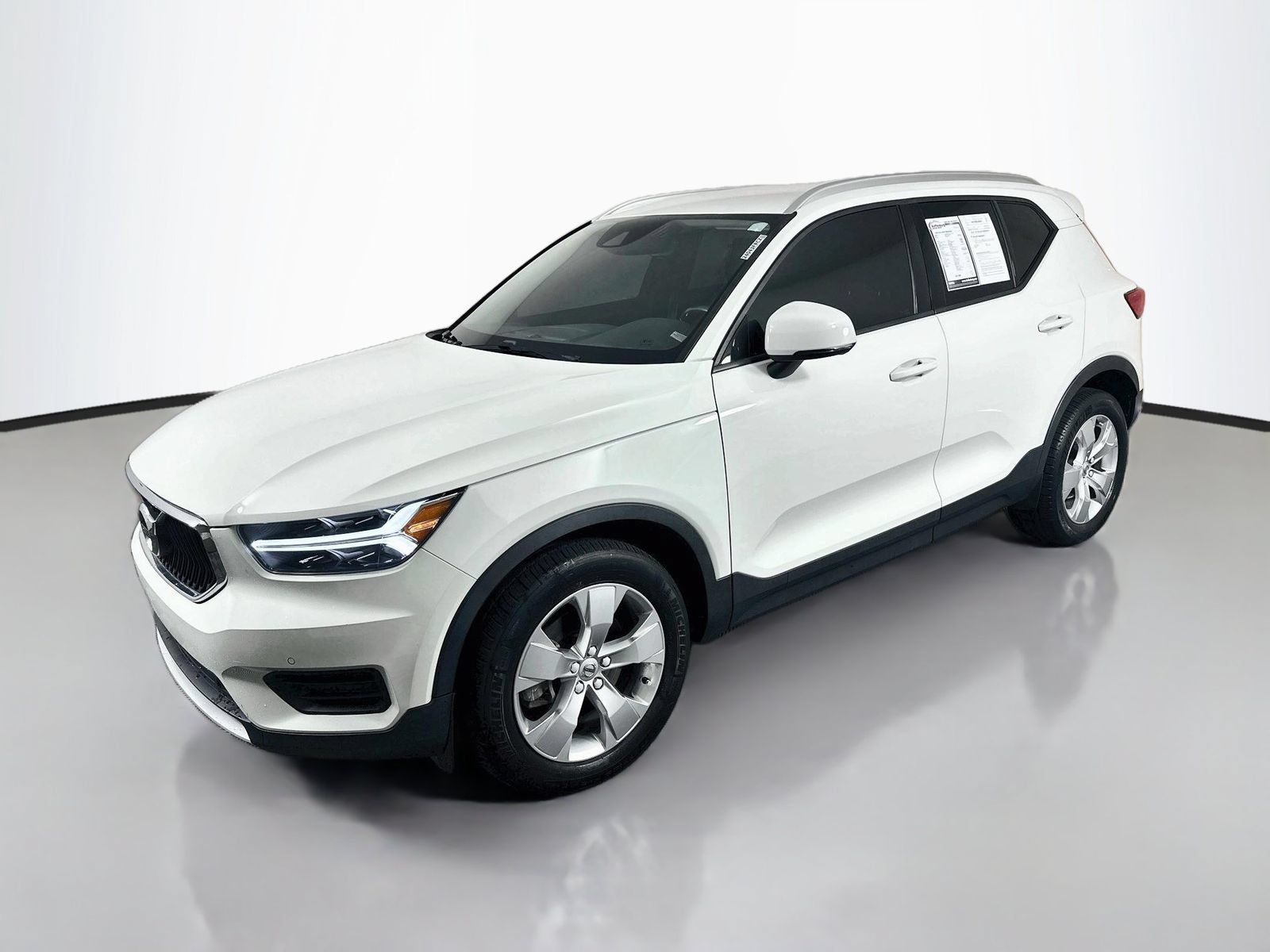Used 2020 Volvo XC40 T5 Momentum AWD/4WD image 3