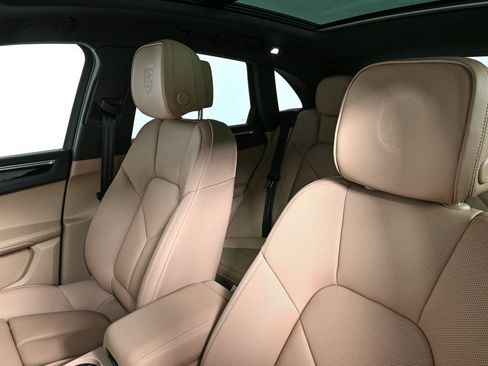 New 2026 Porsche Macan image 5