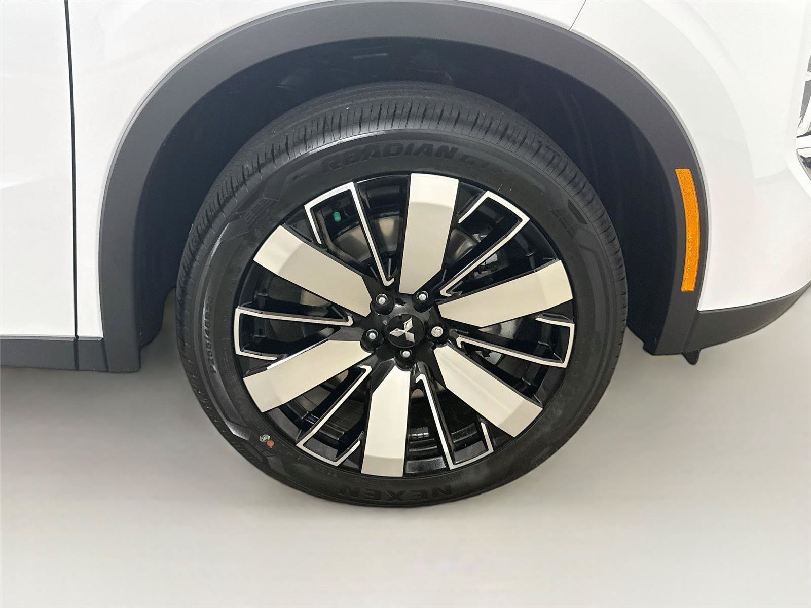 New 2026 Mitsubishi Outlander SE FWD image 27
