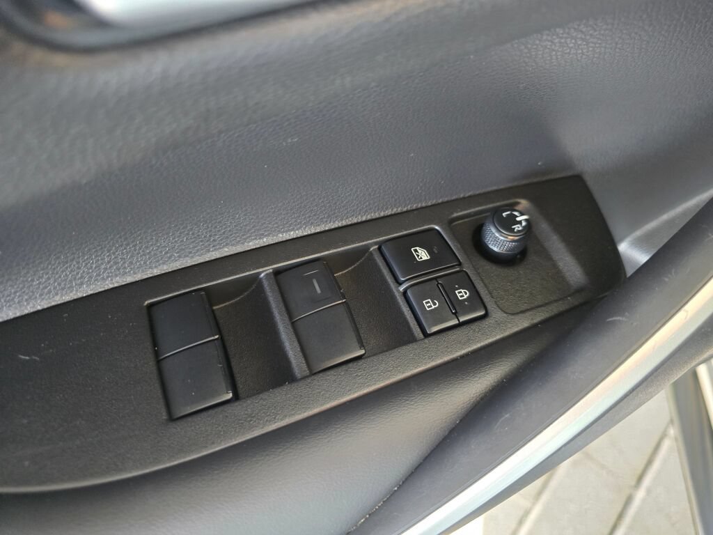 Used 2024 Toyota Corolla SE w/ SE Package FWD image 24