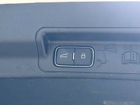 Used 2025 Ford Explorer Active RWD image 30