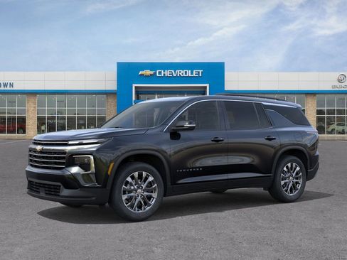 New 2026 Chevrolet Traverse LT image 2