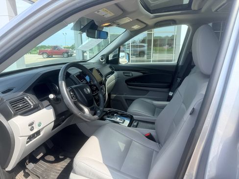 Used 2022 Honda Pilot Touring image 10