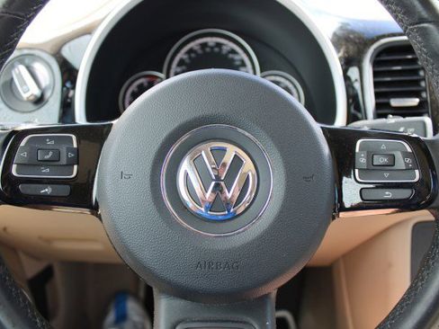 Used 2014 Volkswagen Beetle TDI image 21