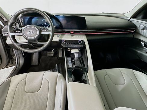 Used 2023 Hyundai Elantra Limited image 16