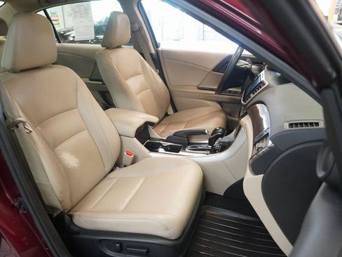 Used 2016 Honda Accord EX-L image 31