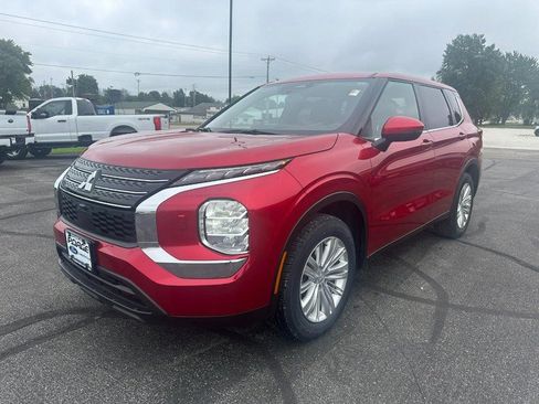Used 2024 Mitsubishi Outlander ES AWD/4WD image 8