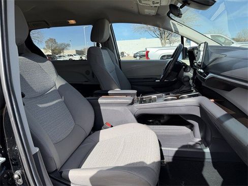 Used 2024 Toyota Sienna LE image 29