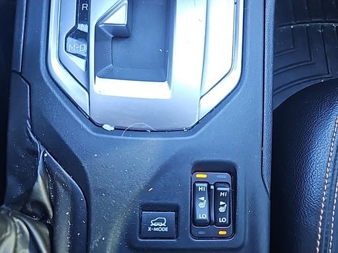 Used 2018 Subaru Crosstrek 2.0i Premium w/ Eyesight System image 3