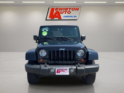 Used 2013 Jeep Wrangler Unlimited Sahara w/ Connectivity Group AWD/4WD image 8