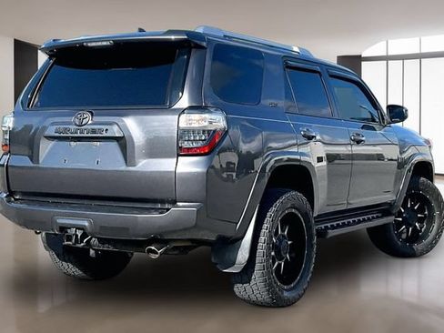 Used 2018 Toyota 4Runner SR5 AWD/4WD image 6