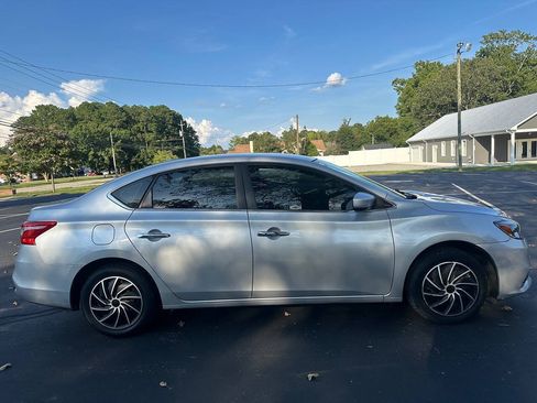 Used 2016 Nissan Sentra SV FWD image 5