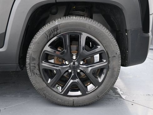 Used 2017 Jeep Renegade Altitude FWD image 15