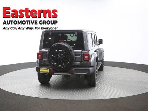 Used 2025 Jeep Wrangler Unlimited Sahara AWD/4WD image 38