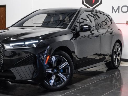 Used 2025 BMW iX xDrive50 image 9