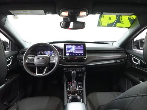 Used 2024 Jeep Compass Trailhawk image 7